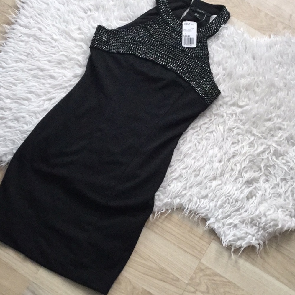 Black dress Forever 21.